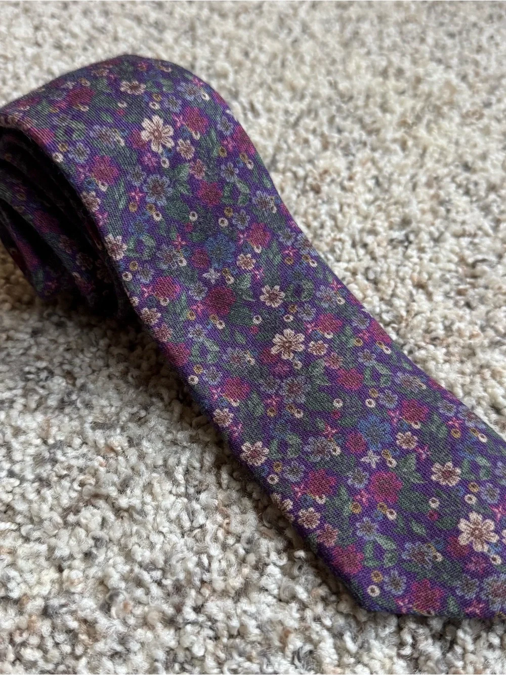 J.Crew Ludlow Mens Tie 100% Wool Made In Italy Purple Floral Necktie 58 x 3